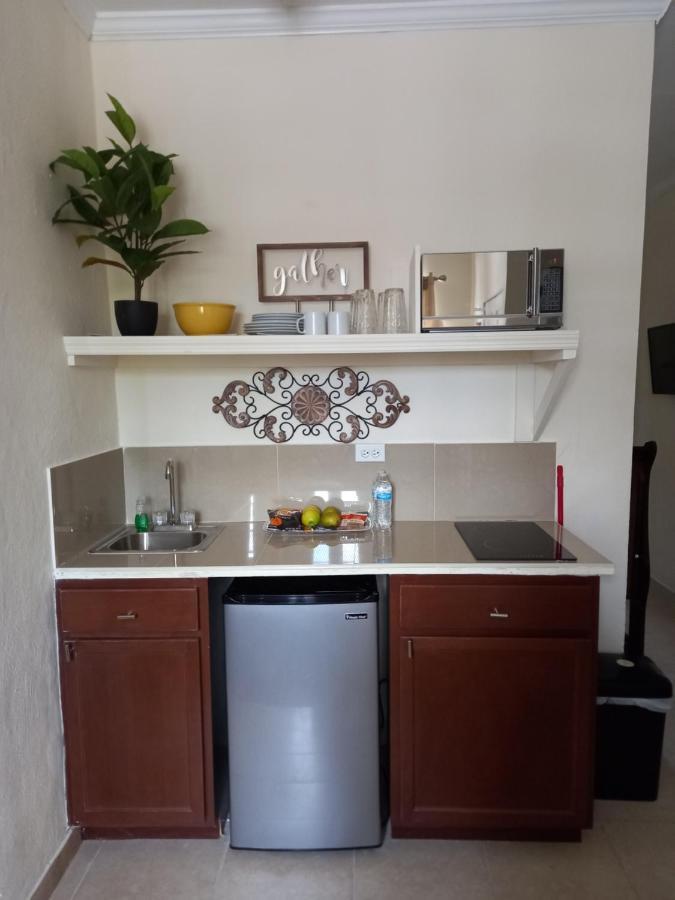A Taste Of Paradise - Vacation Rentals Close To Us Embassy & Restaurants Nassau Ngoại thất bức ảnh
